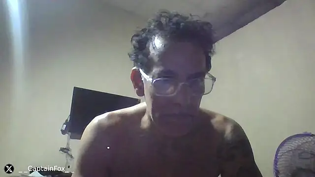 Snapshot of CaptainFox chatting on August 2026 11:50:01 PM CaptainFox online show from August 2026 11:50:01 PM