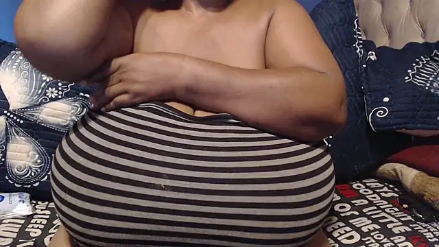 CUTEFIRMMELONSS online show from April 2026 06:32:01 AM