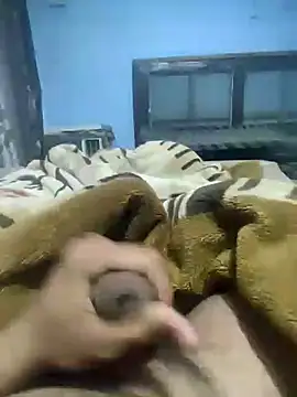 Snapshot of Deshilund9 chatting on December 2024 04:43:01 PM Deshilund9 online show from December 2024 04:43:01 PM