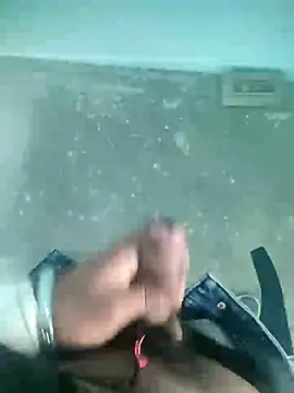 Snapshot of Deshilund9 chatting on December 2024 08:41:01 AM Deshilund9 online show from December 2024 08:41:01 AM