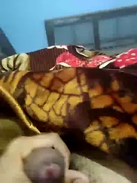 Snapshot of Deshilund9 chatting on January 2025 05:33:02 AM Deshilund9 online show from January 2025 05:33:02 AM