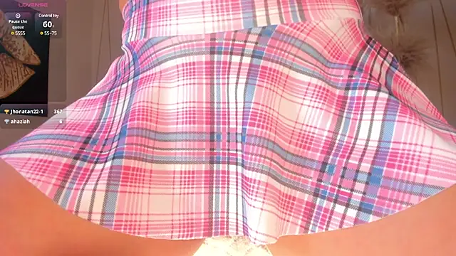 Snapshot of MariamRivera_ chatting on January 2025 06:46:01 AM MariamRivera  online show from January 2025 06:46:01 AM