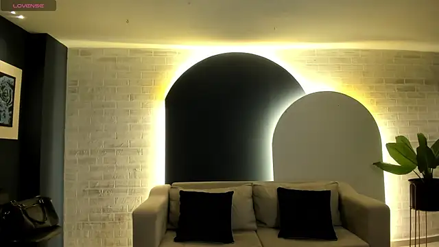 Snapshot of MariamRivera_ chatting on February 2025 03:54:01 AM MariamRivera  online show from February 2025 03:54:01 AM