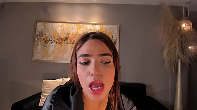 Snapshot of MariamRivera_ chatting on February 2025 09:42:01 AM MariamRivera  online show from February 2025 09:42:01 AM