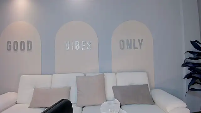 Snapshot of MariamRivera_ chatting on March 2025 10:34:02 AM MariamRivera  online show from March 2025 10:34:02 AM