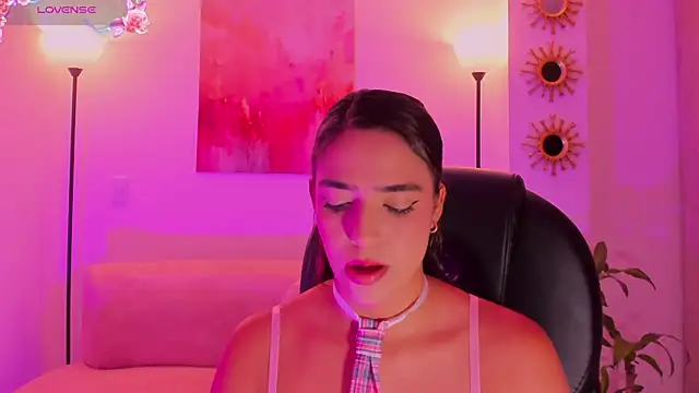 Snapshot of MariamRivera_ chatting on September 2025 11:31:02 PM MariamRivera  online show from September 2025 11:31:02 PM