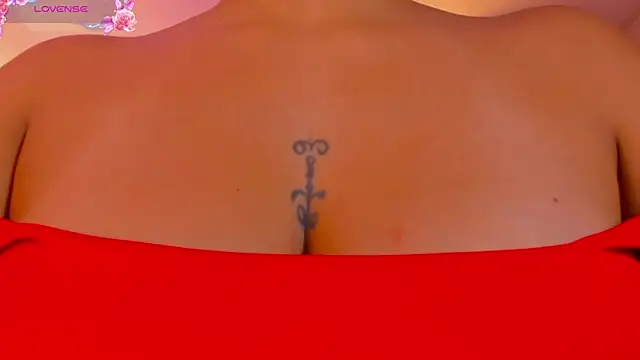 Snapshot of MariamRivera_ chatting on October 2025 02:31:02 AM MariamRivera  online show from October 2025 02:31:02 AM