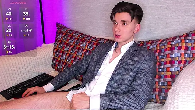 Snapshot of maxboy4 chatting on January 2025 04:45:01 PM maxboy4 online show from January 2025 04:45:01 PM