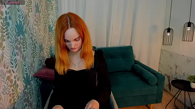 SaraSubtlety online show from November 2025 01:28:02 PM