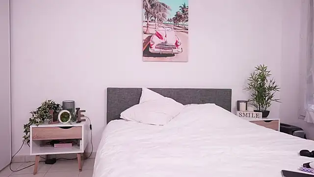 Snapshot of Bella_Twine chatting on March 2025 02:21:02 PM Bella Twine online show from March 2025 02:21:02 PM