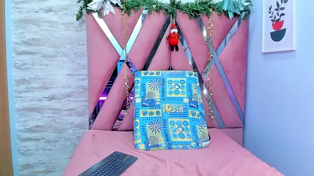 lara murphy online show from December 2024 09:41:02 PM