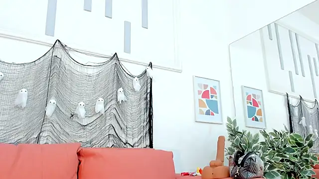 lara murphy online show from October 2025 03:07:02 AM