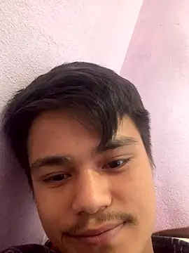 Snapshot of Hullax chatting on October 2025 03:07:02 AM Hullax online show from October 2025 03:07:02 AM