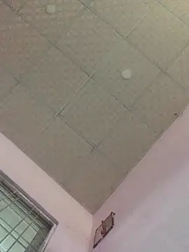 Snapshot of Hullax chatting on November 2025 01:07:02 AM Hullax online show from November 2025 01:07:02 AM