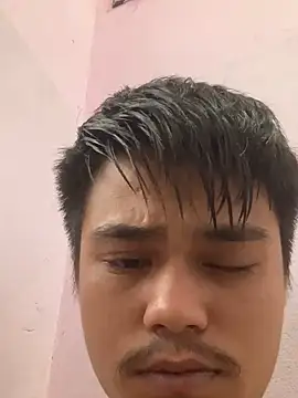 Snapshot of Hullax chatting on November 2025 02:03:02 AM Hullax online show from November 2025 02:03:02 AM