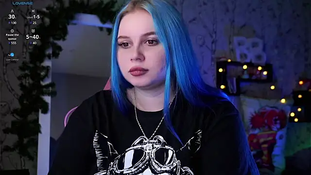 Moon Valkyrie online show from January 2025 01:00:01 PM