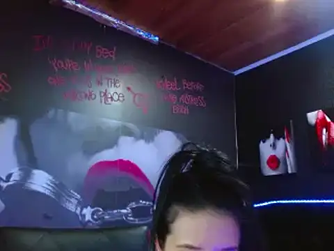 Snapshot of VALERY_MEER chatting on December 2024 06:21:01 PM VALERY MEER online show from December 2024 06:21:01 PM