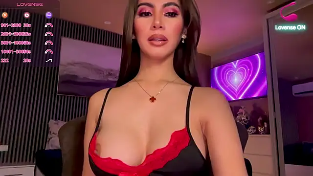 Snapshot of HeavenlyBlair chatting on September 2025 01:28:01 AM HeavenlyBlair online show from September 2025 01:28:01 AM
