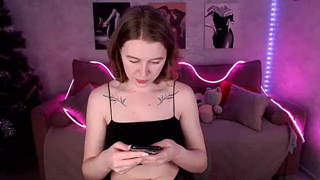 tiffany  burn online show from December 2025 08:34:02 AM