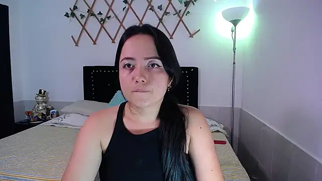 Snapshot of naughty_girl_4u chatting on November 2025 08:07:02 PM naughty girl 4u online show from November 2025 08:07:02 PM