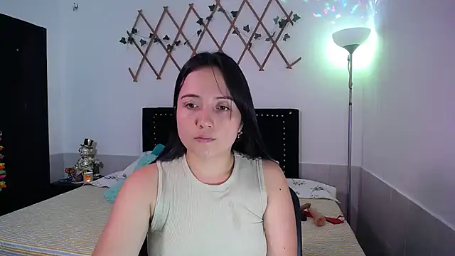 Snapshot of naughty_girl_4u chatting on November 2025 03:23:01 PM naughty girl 4u online show from November 2025 03:23:01 PM