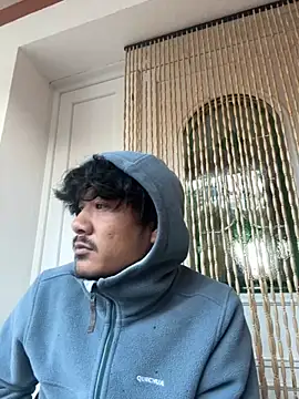 juniiorre online show from October 2025 07:12:01 AM