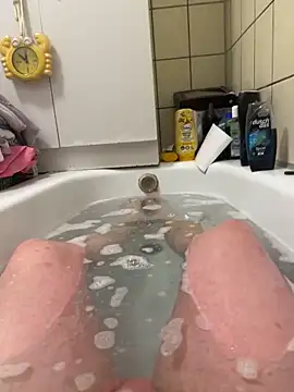 Snapshot of David19932908 chatting on February 2025 04:24:01 PM David19932908 online show from February 2025 04:24:01 PM