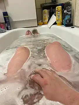 Snapshot of David19932908 chatting on March 2025 06:00:01 PM David19932908 online show from March 2025 06:00:01 PM