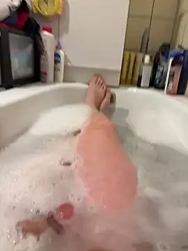 Snapshot of David19932908 chatting on November 2025 07:18:02 PM David19932908 online show from November 2025 07:18:02 PM