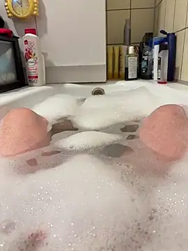 Snapshot of David19932908 chatting on December 2025 12:43:02 PM David19932908 online show from December 2025 12:43:02 PM