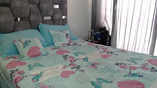 sara hott 1 online show from March 2026 02:45:01 PM