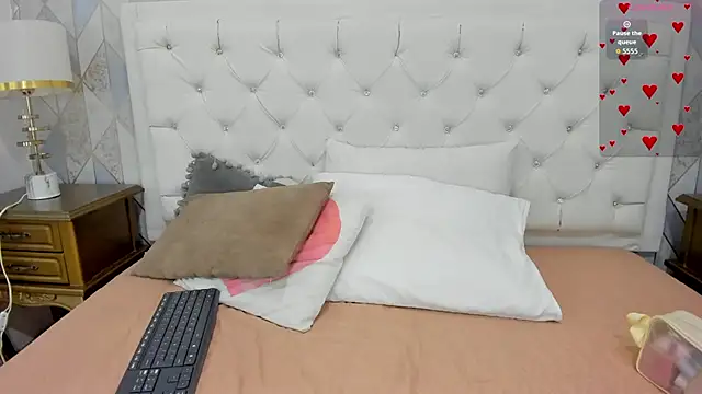 Pia Johnson  online show from February 2026 11:31:01 AM