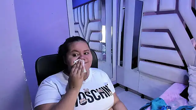 ValenTitis online show from November 2025 08:56:01 PM