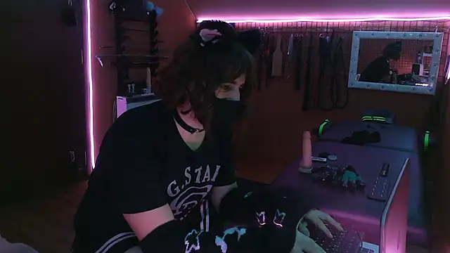 Ginny-the-bdsm-nympho online show from December 2025 06:12:02 PM