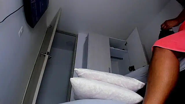 Skarleth69 online show from March 2026 11:16:01 AM