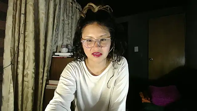 Snapshot of Hathorlove chatting on November 2025 02:57:02 AM Hathorlove online show from November 2025 02:57:02 AM