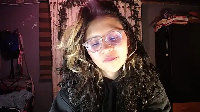 Snapshot of Hathorlove chatting on January 2026 01:55:02 AM Hathorlove online show from January 2026 01:55:02 AM