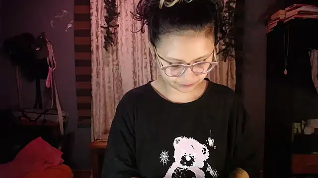 Snapshot of Hathorlove chatting on January 2026 12:58:01 AM Hathorlove online show from January 2026 12:58:01 AM