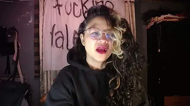 Snapshot of Hathorlove chatting on February 2026 07:04:01 AM Hathorlove online show from February 2026 07:04:01 AM