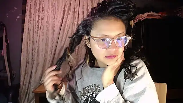 Snapshot of Hathorlove chatting on February 2026 06:44:02 AM Hathorlove online show from February 2026 06:44:02 AM