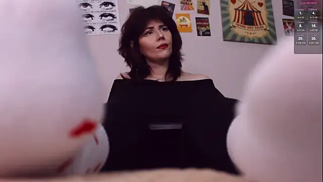 Luna Blake online show from February 2026 10:33:01 AM