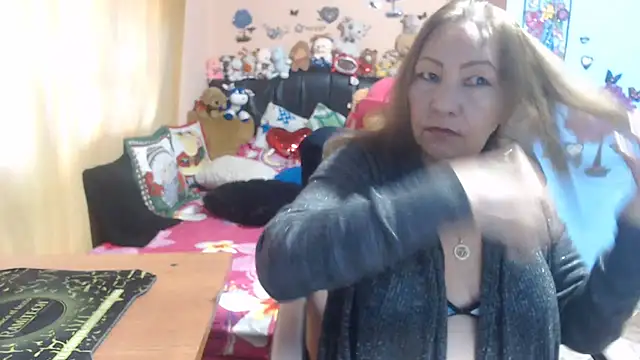 milfeddy  online show from November 2025 01:00:02 PM