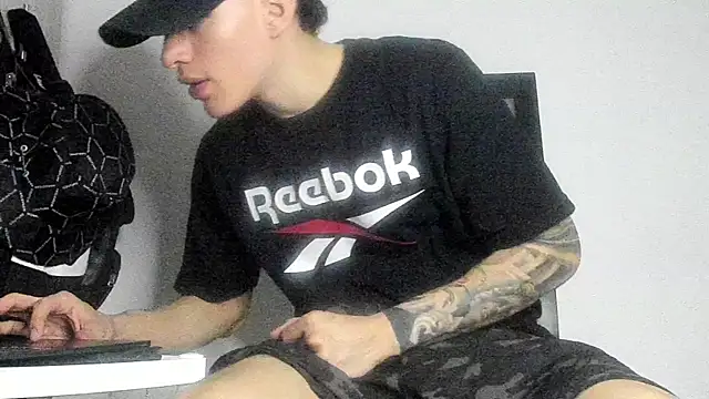 Snapshot of enzo_bvlgari chatting on January 2026 07:21:01 AM enzo bvlgari online show from January 2026 07:21:01 AM