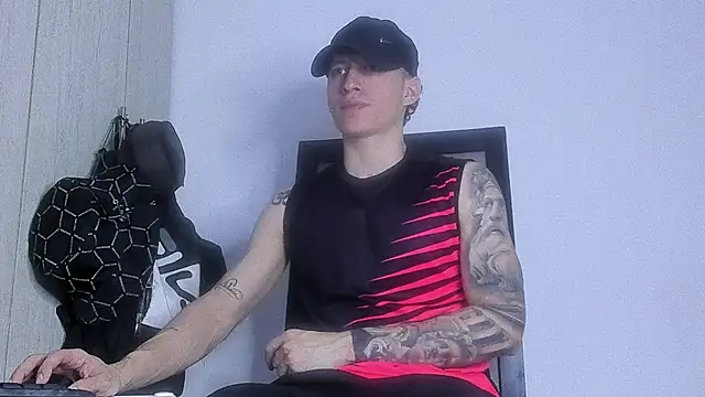 Snapshot of enzo_bvlgari chatting on January 2026 02:36:02 AM enzo bvlgari online show from January 2026 02:36:02 AM