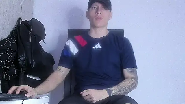 Snapshot of enzo_bvlgari chatting on January 2026 01:40:01 AM enzo bvlgari online show from January 2026 01:40:01 AM