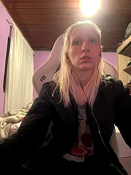 bunnydark00 online show from November 2025 02:34:01 AM