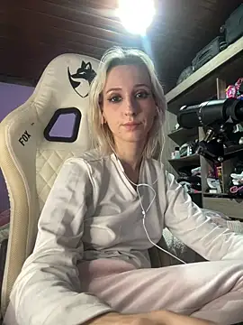 bunnydark00 online show from June 2026 05:01:01 AM