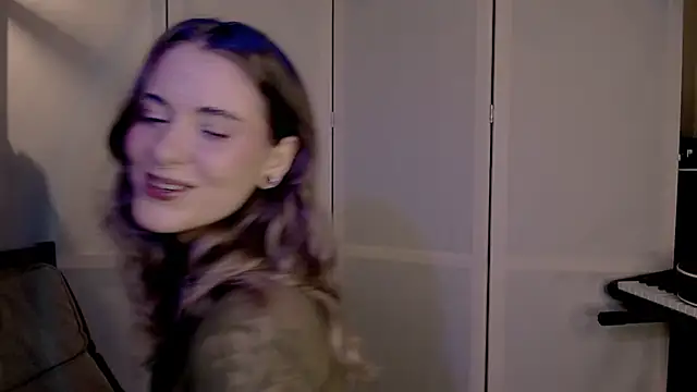 Snapshot of risha_laas chatting on January 2025 07:03:01 PM risha laas online show from January 2025 07:03:01 PM