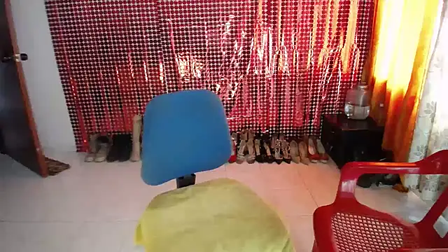 Sweett Anya online show from November 2025 06:08:01 PM