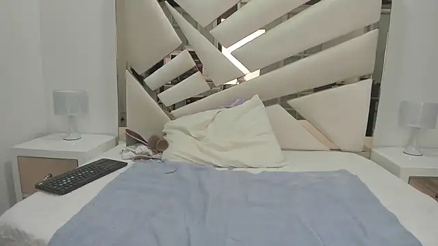 Snapshot of Naughty__Mom chatting on March 2025 12:23:02 PM Naughty Mom online show from March 2025 12:23:02 PM